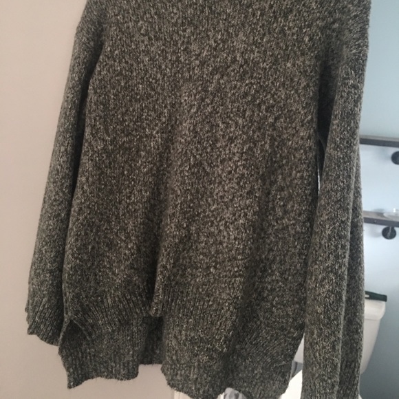 Sweater - Picture 1 of 2